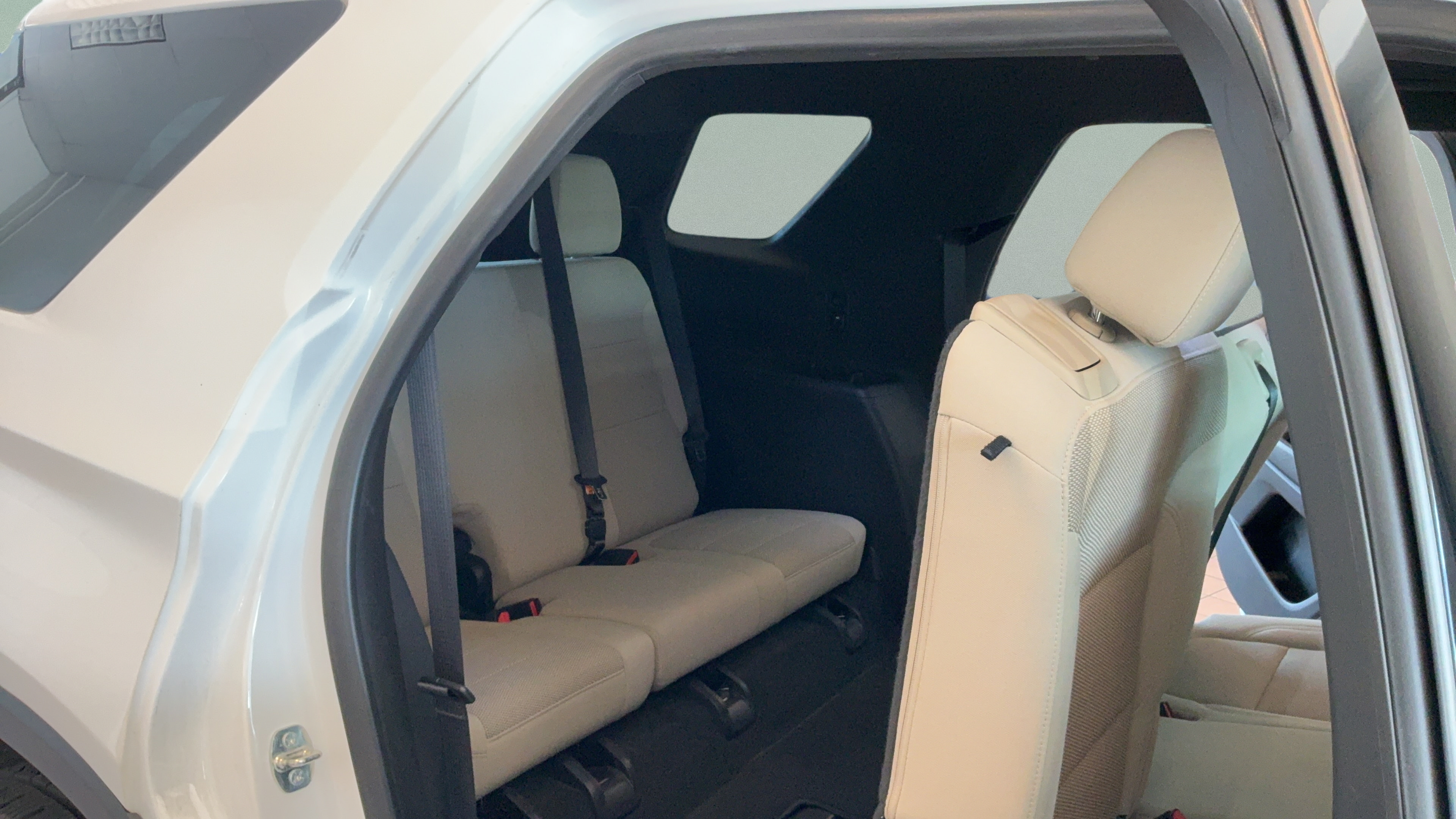 Used 2022 Chevrolet Traverse LS FWD image 30