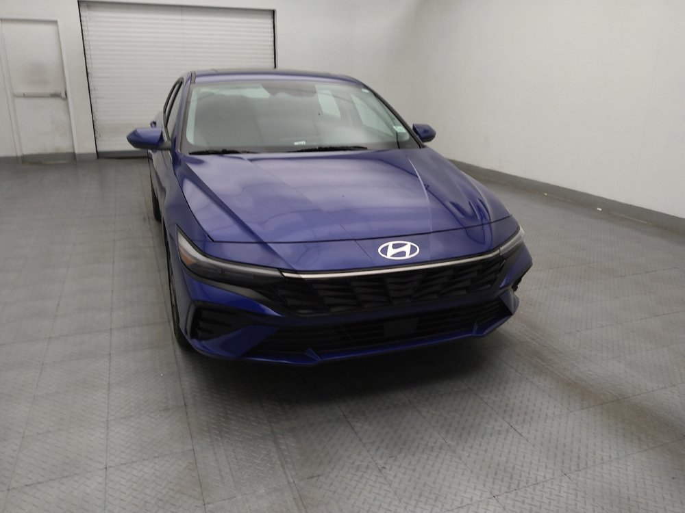 Used 2025 Hyundai Elantra SEL FWD image 14