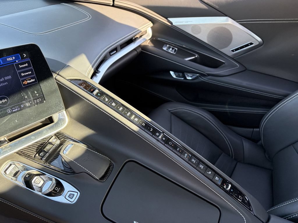 Used 2021 Chevrolet Corvette Stingray Premium Conv w/ Z51 Performance Package RWD image 16