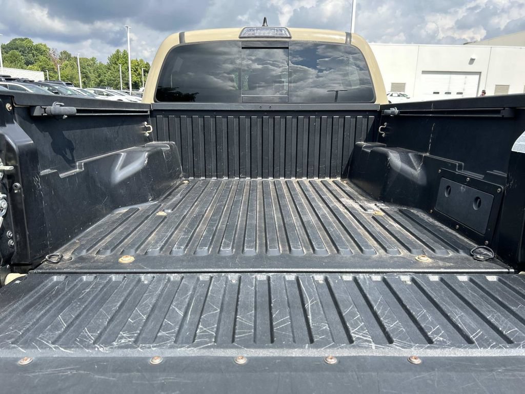Used 2019 Toyota Tacoma SR5 RWD image 11