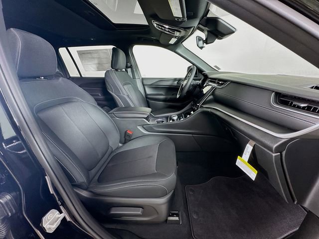 New 2025 Jeep Grand Cherokee L Laredo w/ Luxury Tech Group I image 32