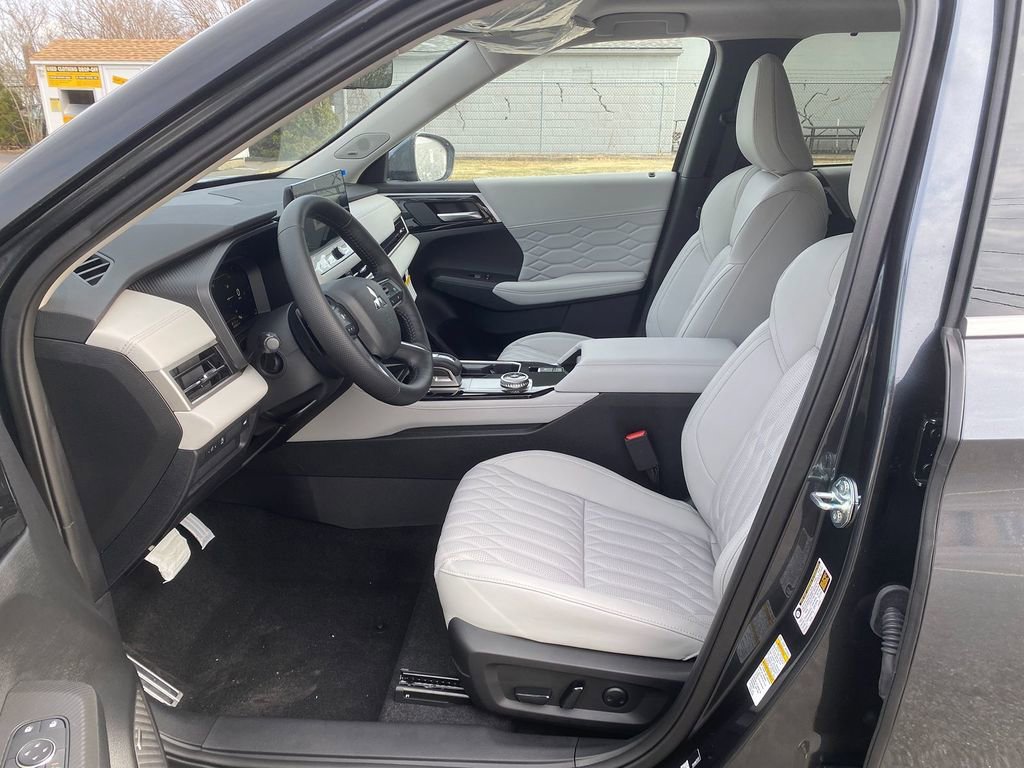 New 2026 Mitsubishi Outlander SEL FWD image 12