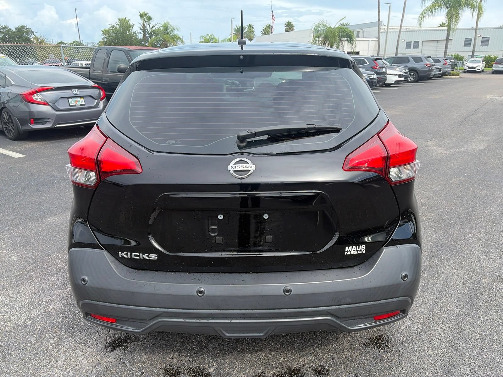 Used 2020 Nissan Kicks S FWD image 6