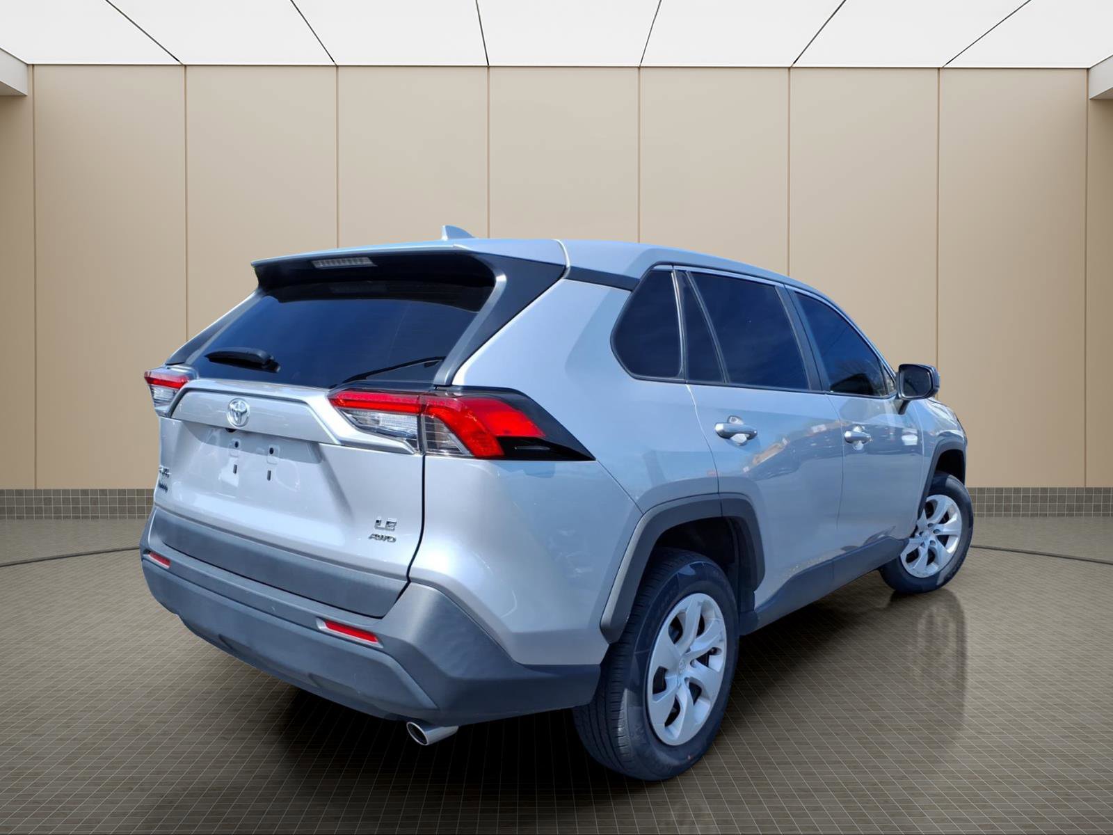 Used 2024 Toyota RAV4 LE image 7