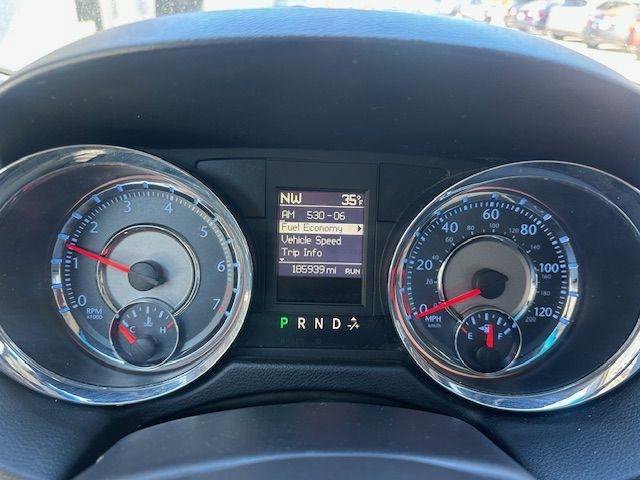 Used 2013 Chrysler Town & Country Touring image 19