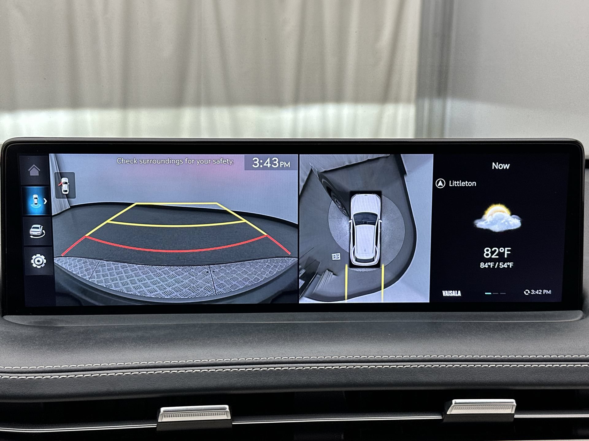 Certified 2025 Genesis Electrified GV70 w/ Prestige Package AWD/4WD image 17