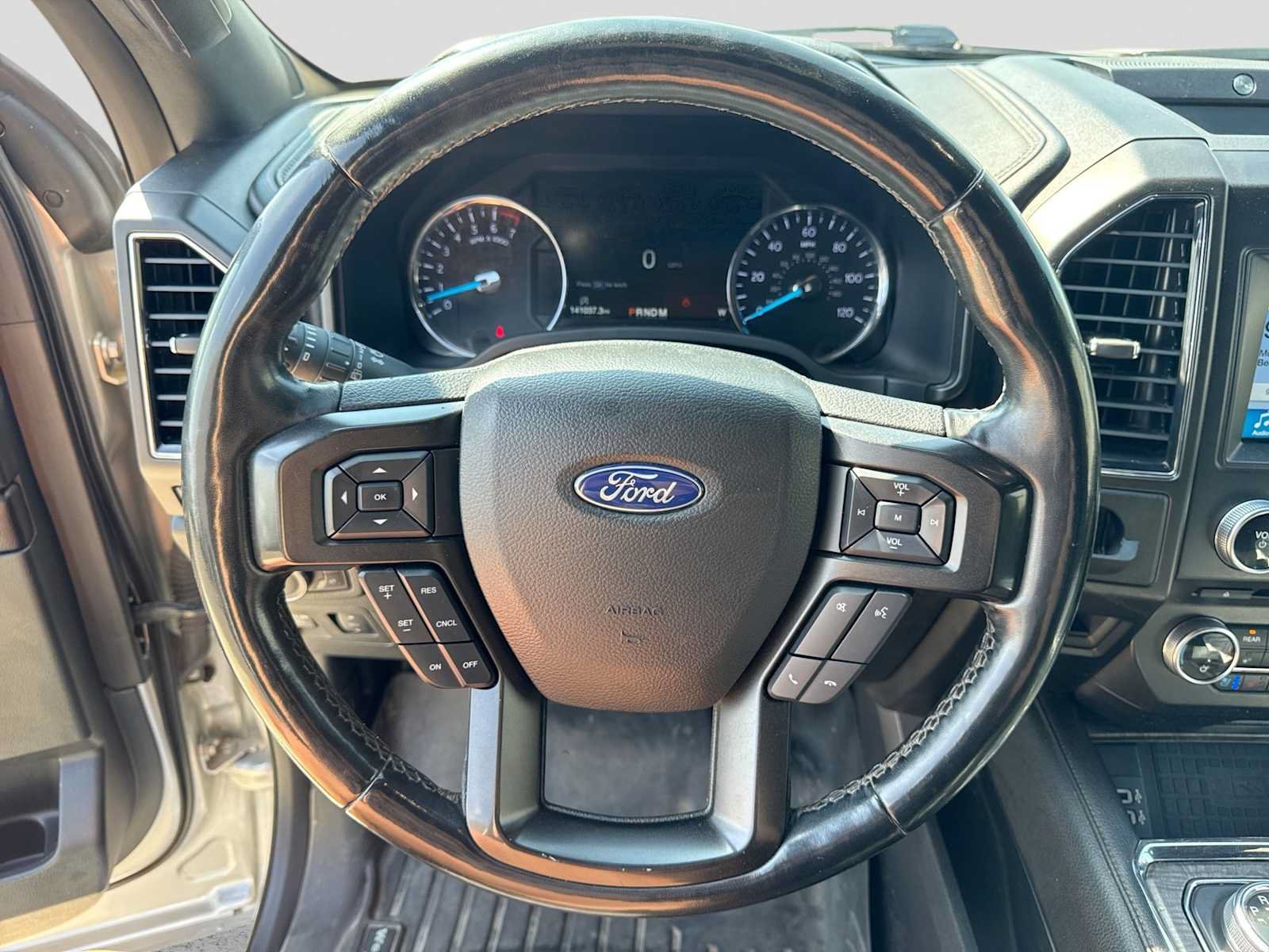 Used 2018 Ford Expedition Limited AWD/4WD image 24