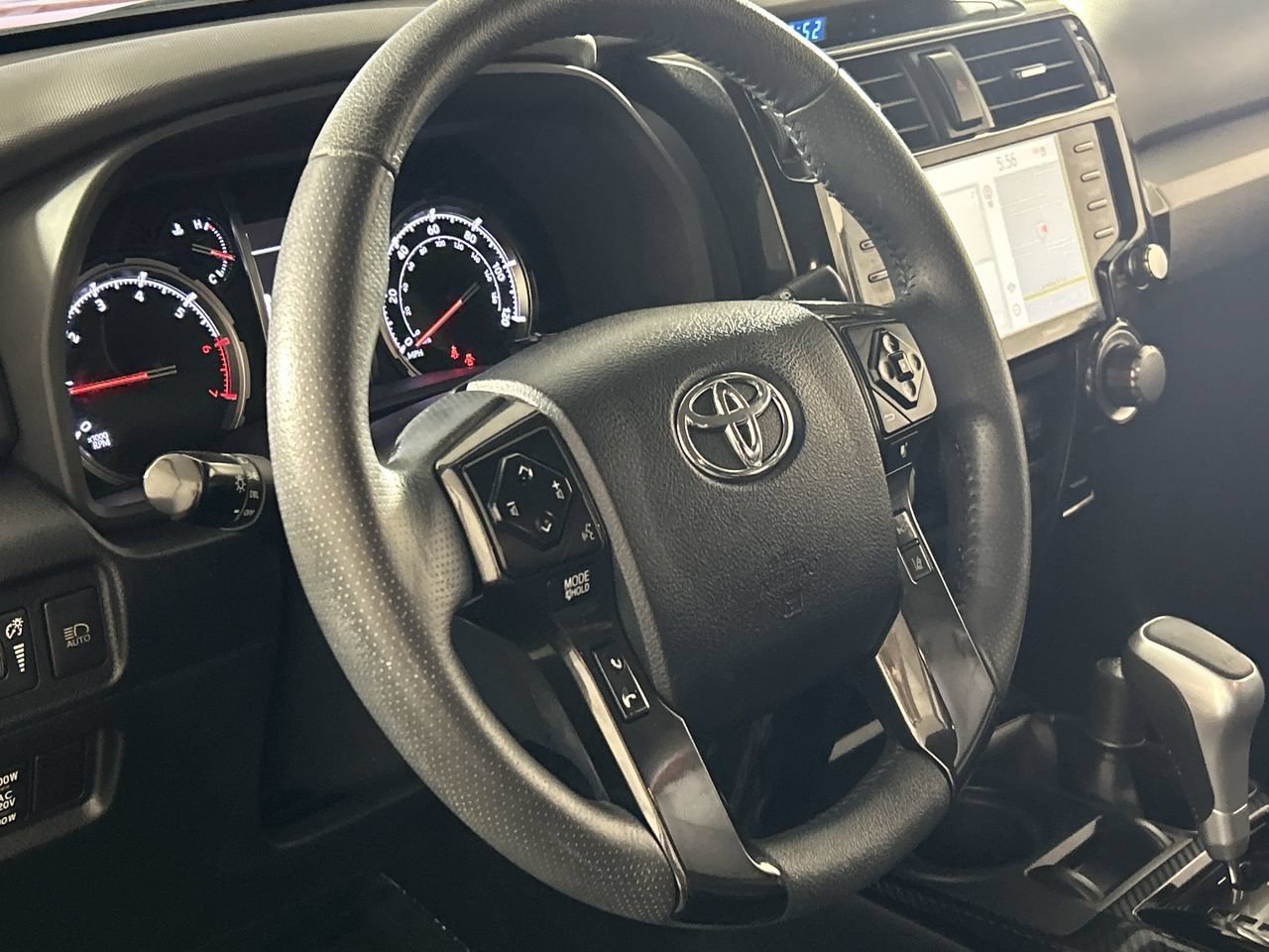 Used 2021 Toyota 4Runner TRD Off-Road Premium w/ Moonroof Package AWD/4WD image 15