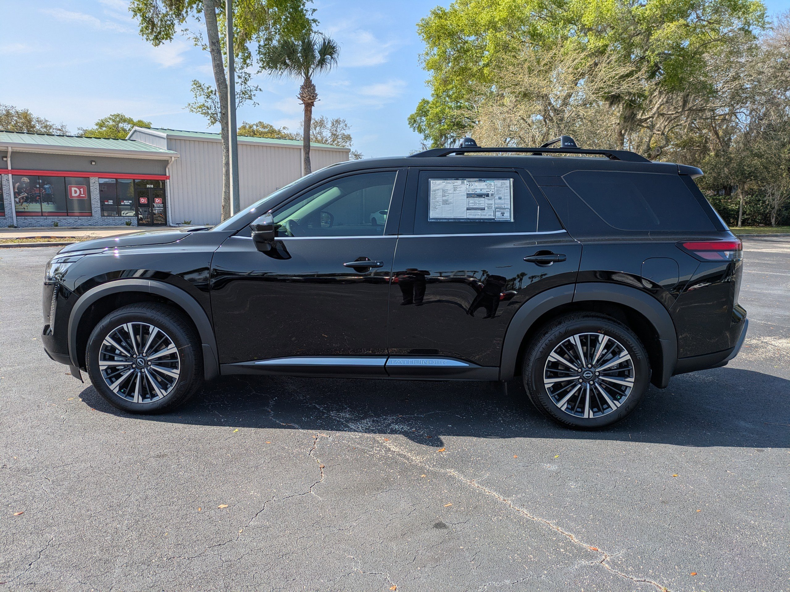 New 2026 Nissan Pathfinder Platinum FWD image 7