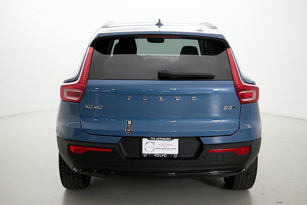 Certified 2024 Volvo XC40 B5 Ultimate w/ Climate Package AWD/4WD image 8