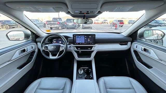 Used 2025 Ford Explorer Active w/ Active Comfort Package AWD/4WD image 13