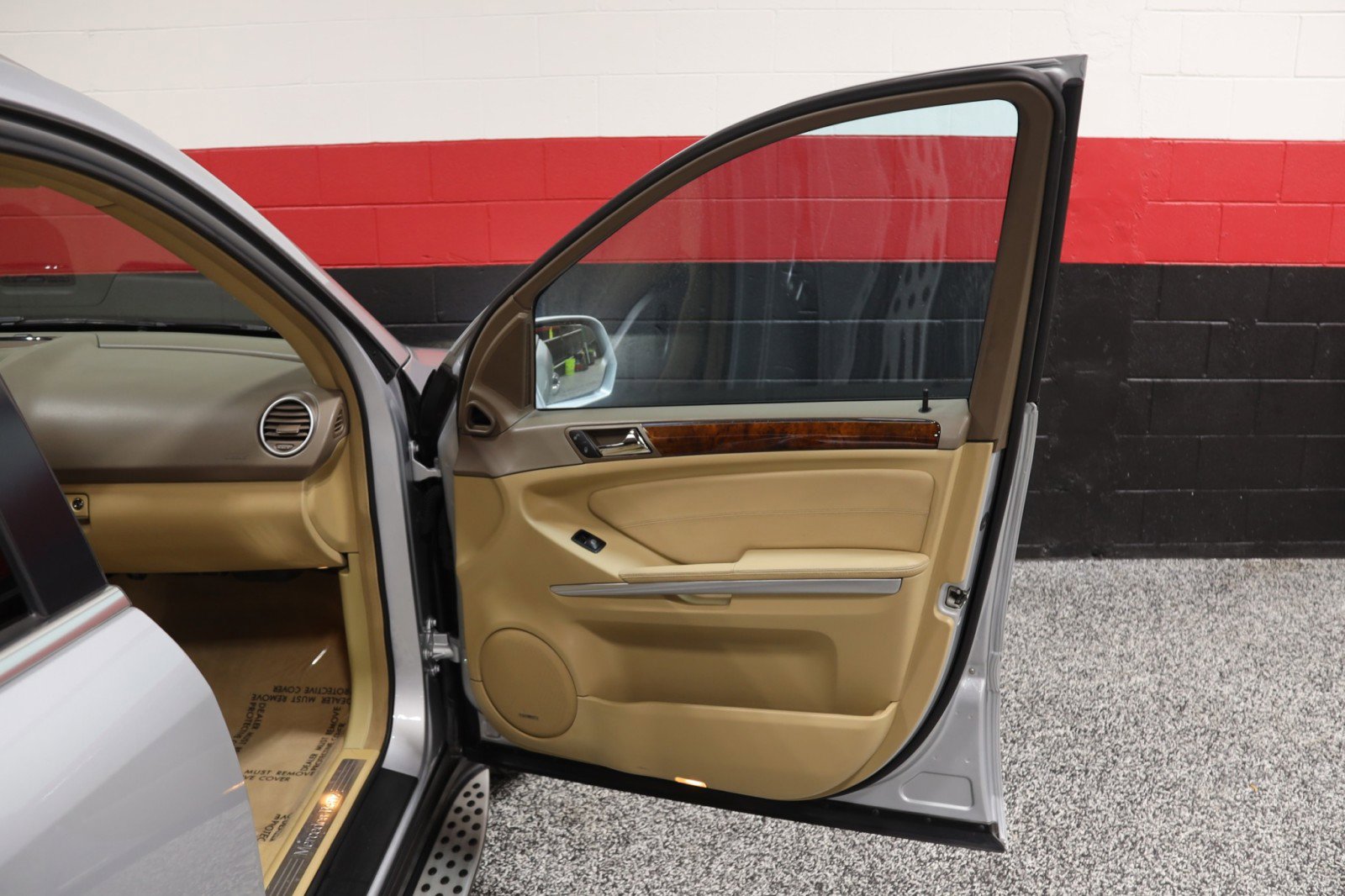 Used 2009 Mercedes-Benz ML 550 4MATIC image 44