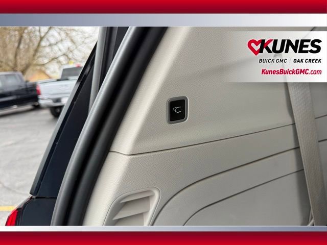 Used 2024 Chrysler Pacifica Select FWD image 23