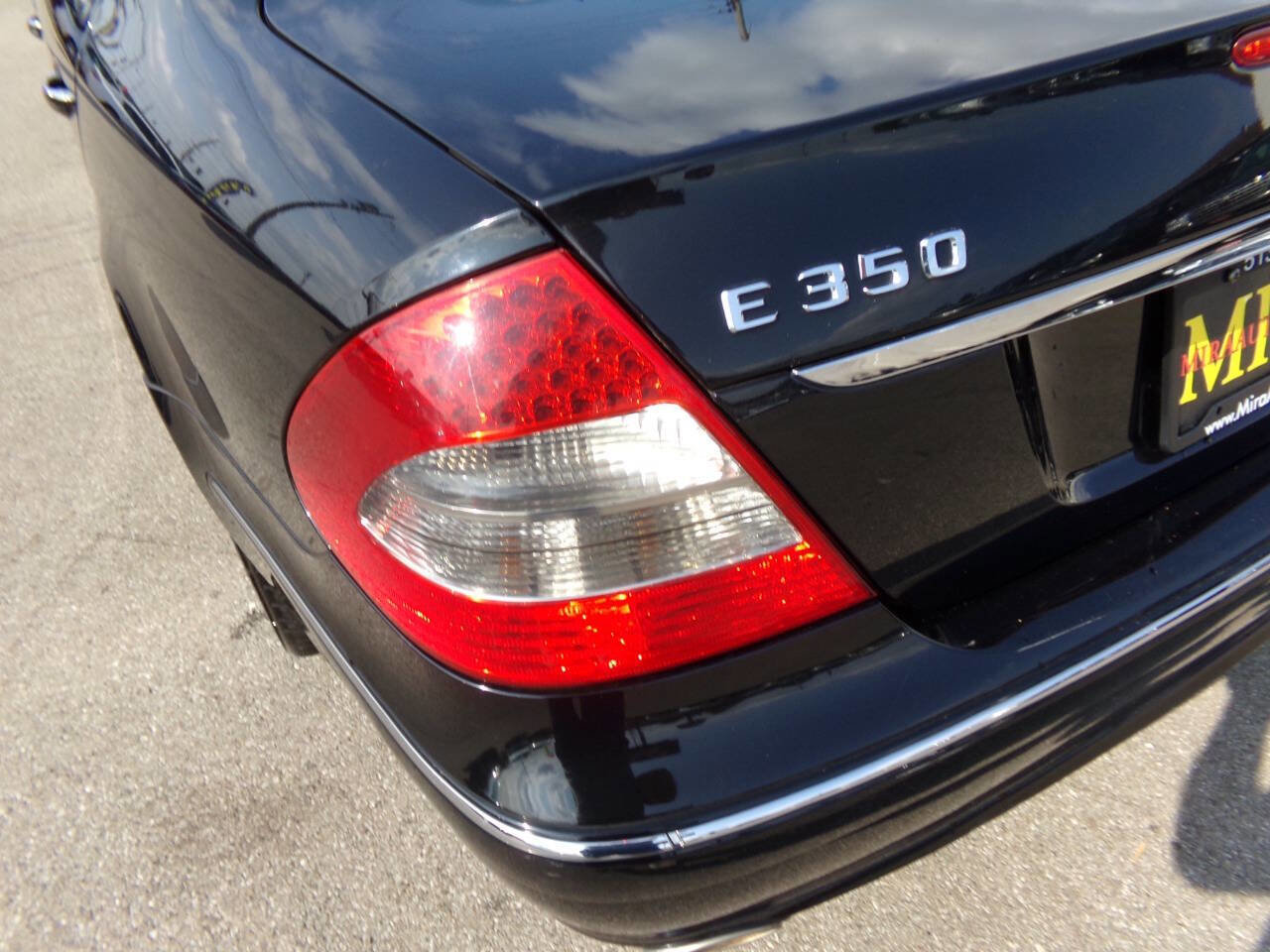 Used 2008 Mercedes-Benz E 350 4MATIC Sedan w/ Premium Pkg 1 image 37
