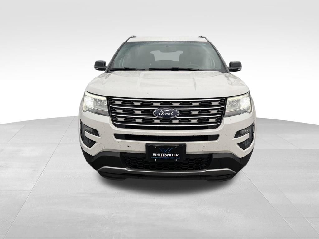 Used 2016 Ford Explorer XLT w/ Equipment Group 202A AWD/4WD image 17