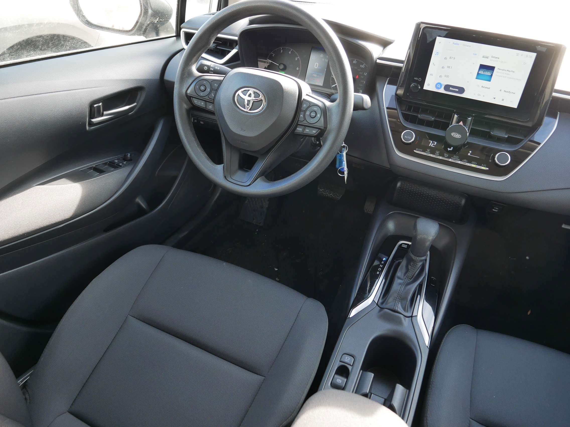 Used 2024 Toyota Corolla LE image 12