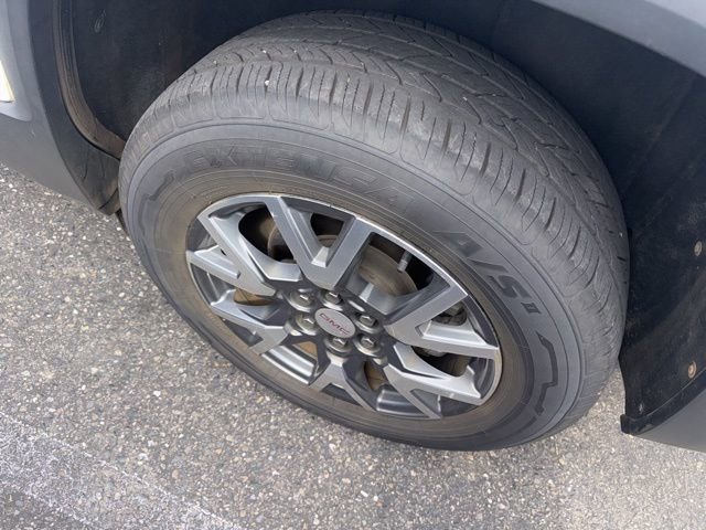 Used 2023 GMC Acadia SLT image 3