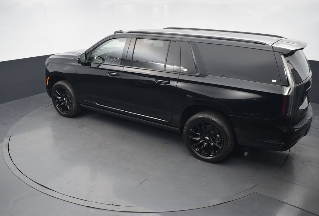 Certified 2026 Cadillac Escalade ESV Sport w/ LPO, ONYX Package AWD/4WD image 43