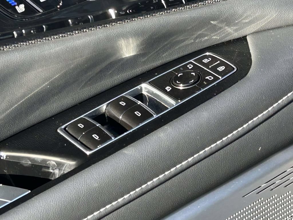 New 2026 Cadillac Optiq V AWD/4WD image 17