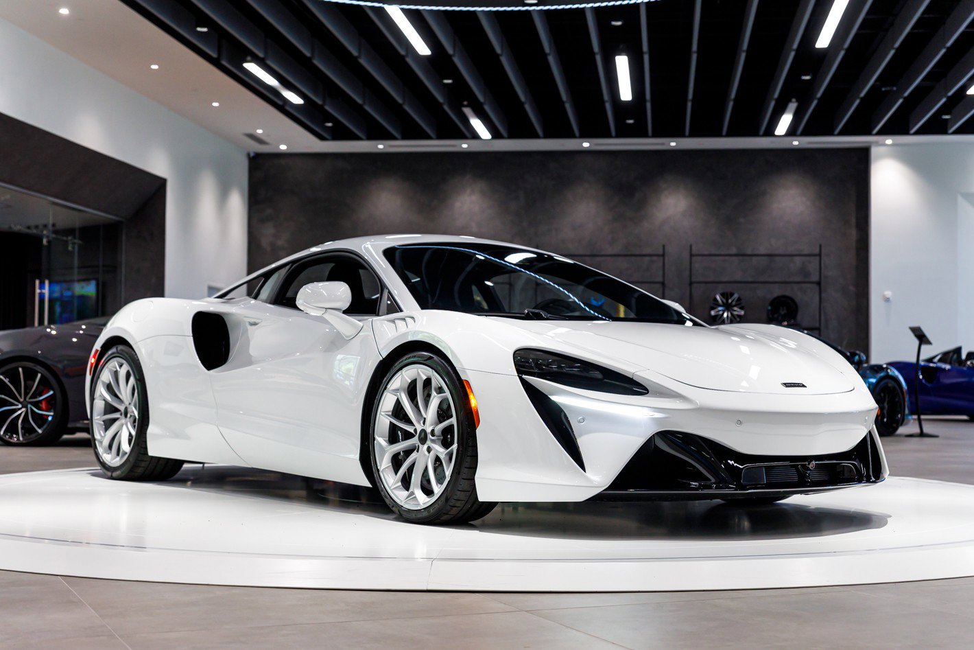 New 2026 McLaren Artura image 18