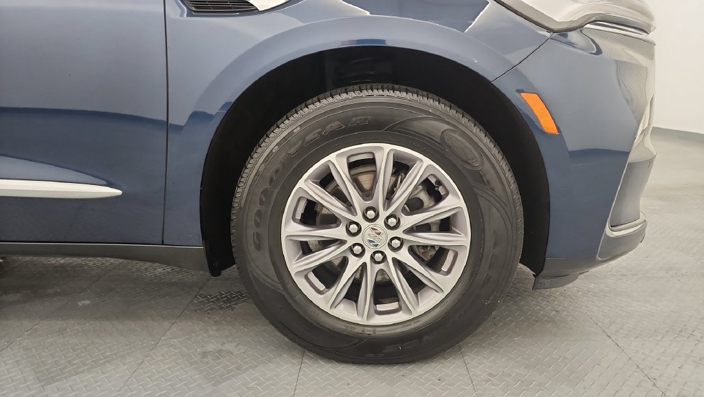 Used 2023 Buick Enclave Essence AWD/4WD image 23