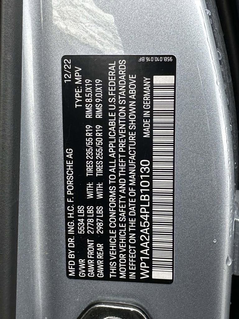 Used 2023 Porsche Macan image 35