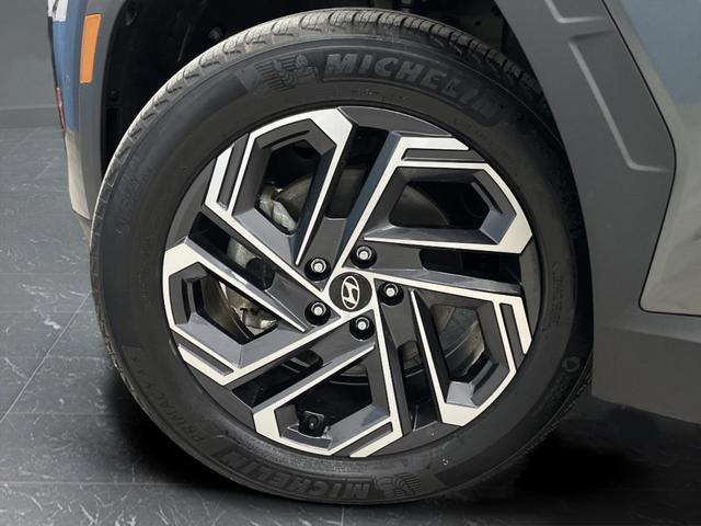 Used 2025 Hyundai Tucson Limited image 38