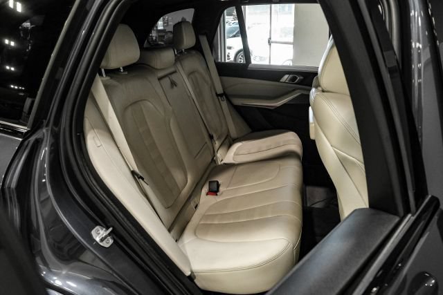 Used 2022 BMW X5 xDrive40i w/ M Sport Package AWD/4WD image 34