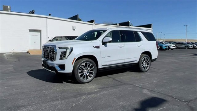 New 2026 GMC Yukon Denali w/ Sun & Power Step Package image 4
