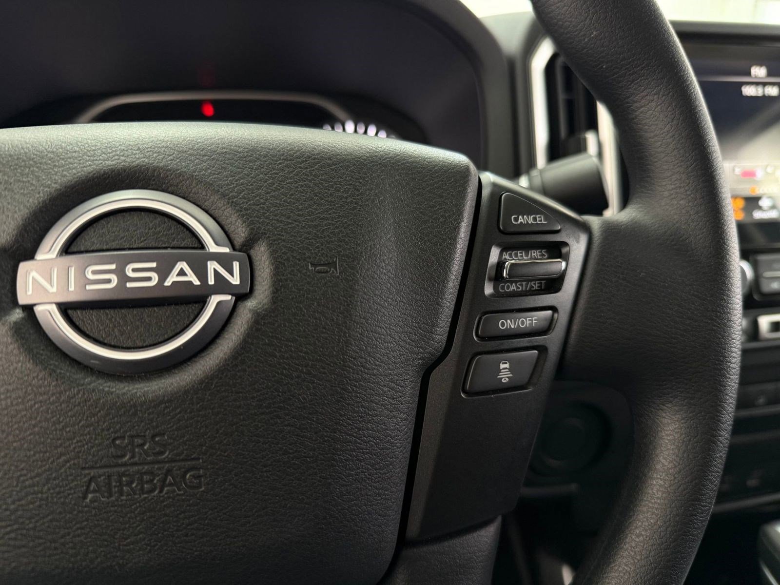 Used 2025 Nissan Frontier SV image 25