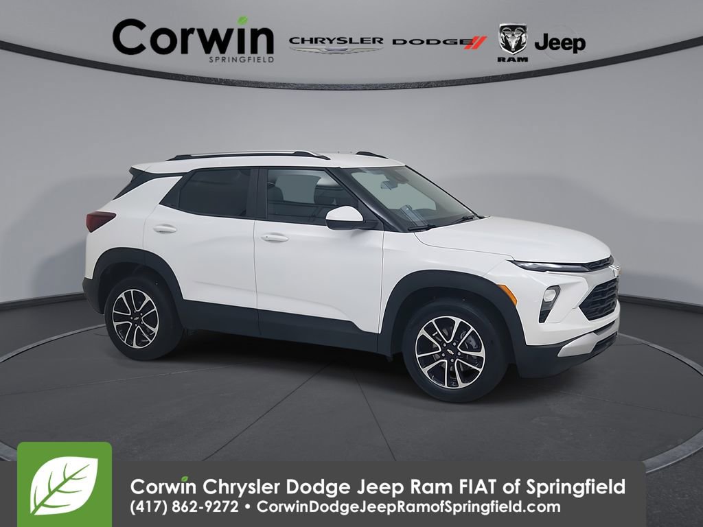 Used 2025 Chevrolet TrailBlazer LT image 1