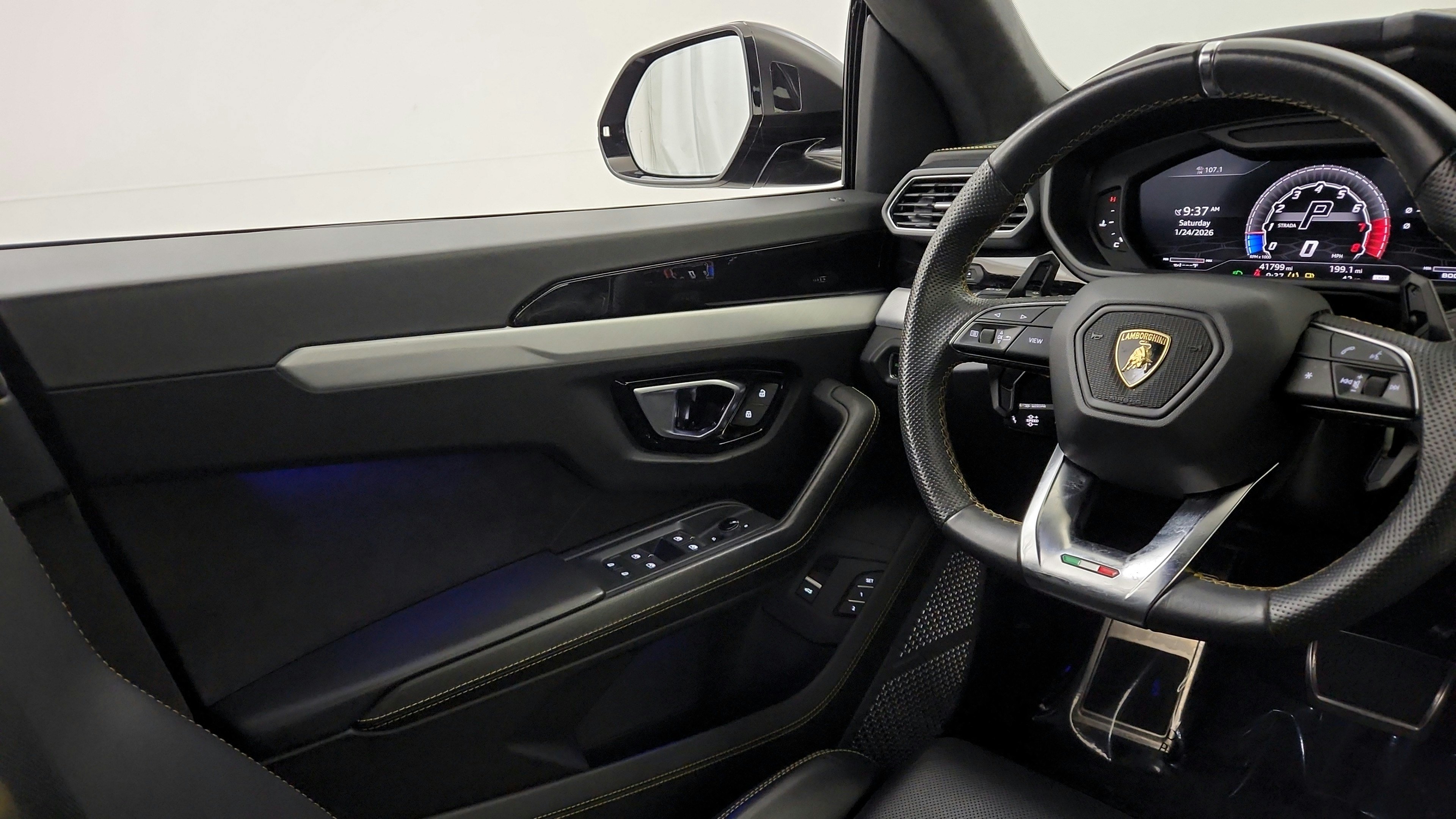 Used 2021 Lamborghini Urus AWD/4WD image 20