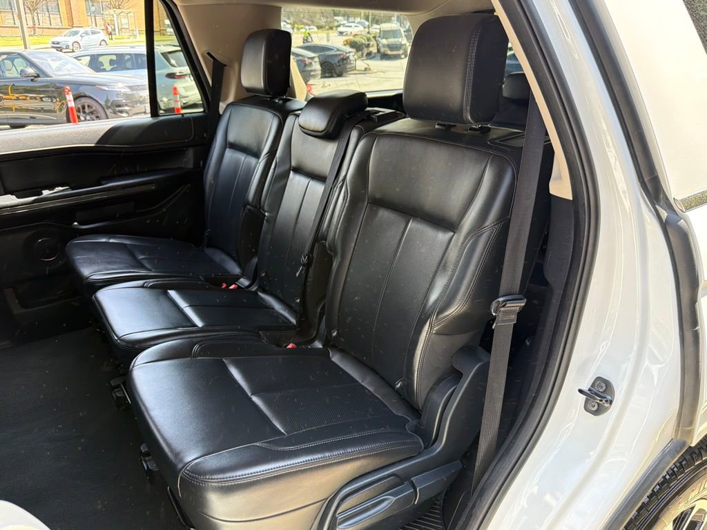 Used 2024 Ford Expedition XLT image 32