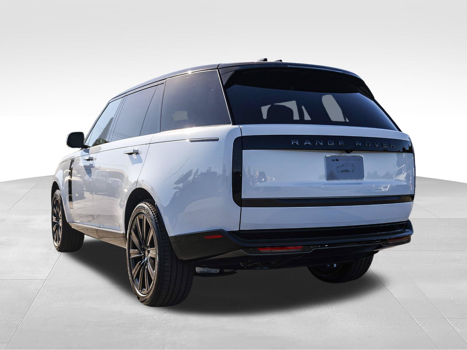 New 2027 Land Rover Range Rover Long Wheelbase SE AWD/4WD image 7