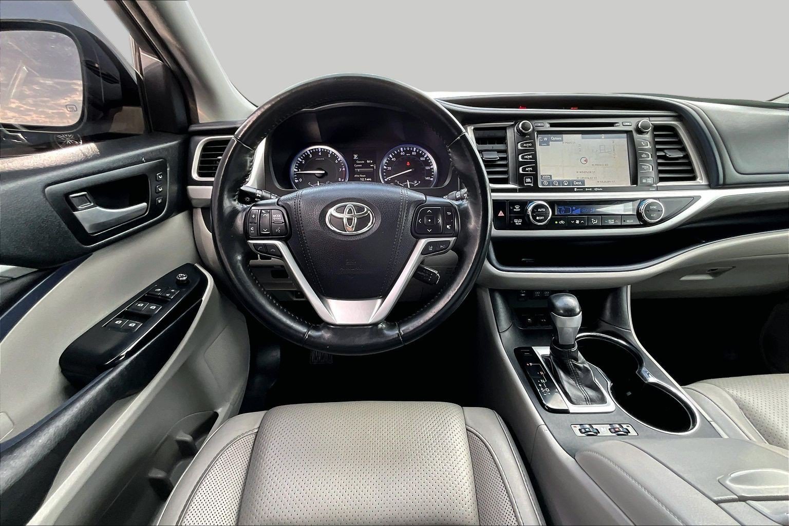 Used 2017 Toyota Highlander Limited w/ Carpet Mat Package FWD image 5