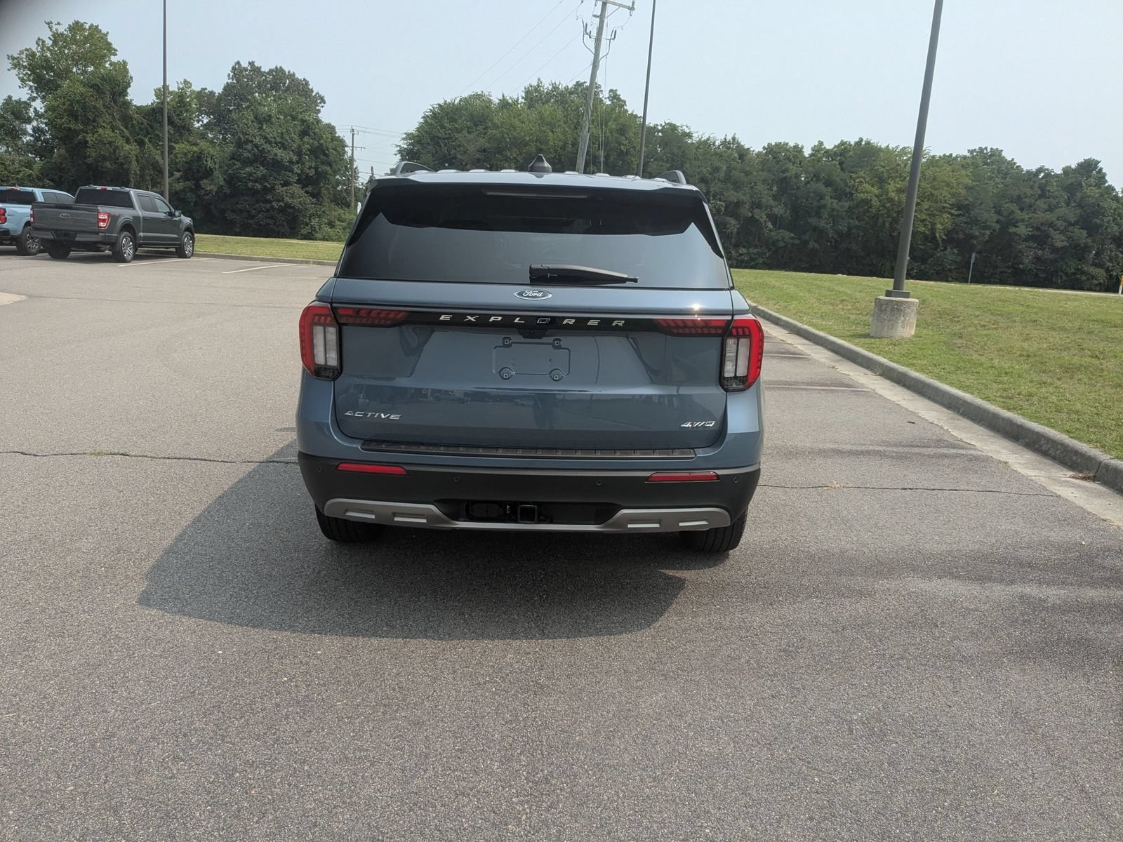 New 2026 Ford Explorer Active w/ Active Comfort Package AWD/4WD image 4