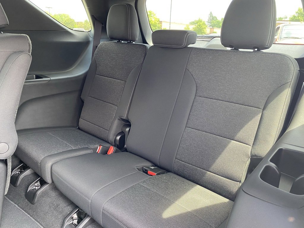 New 2025 Chevrolet Traverse LT image 28