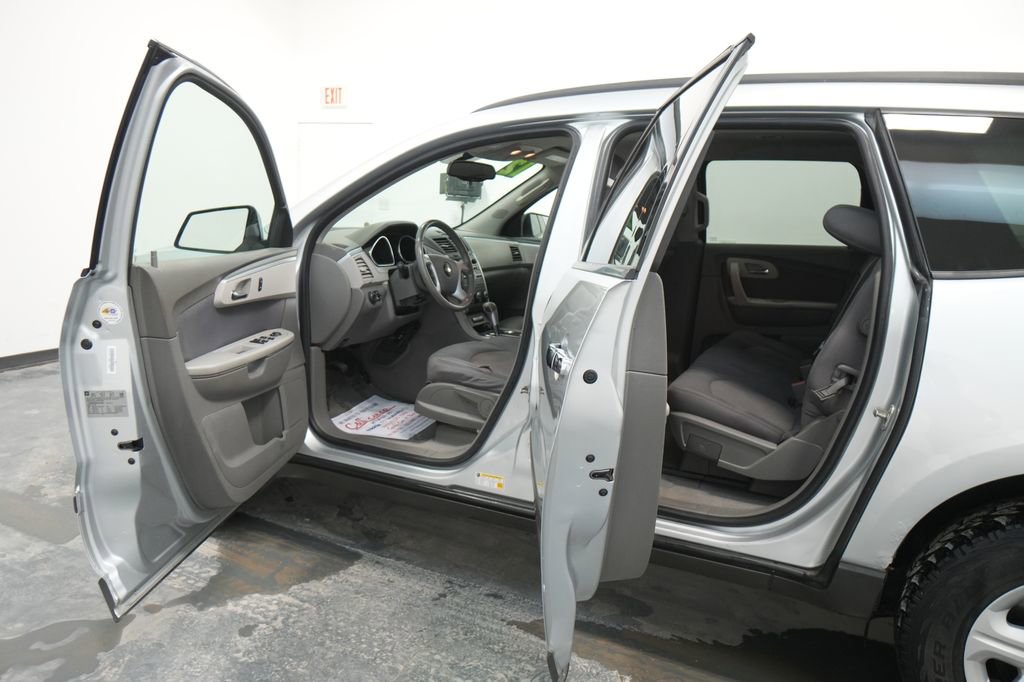 Used 2012 Chevrolet Traverse LS image 19