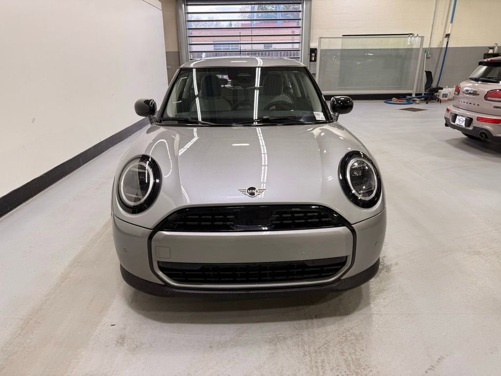 Used 2025 MINI Cooper 2-Door Hardtop image 8