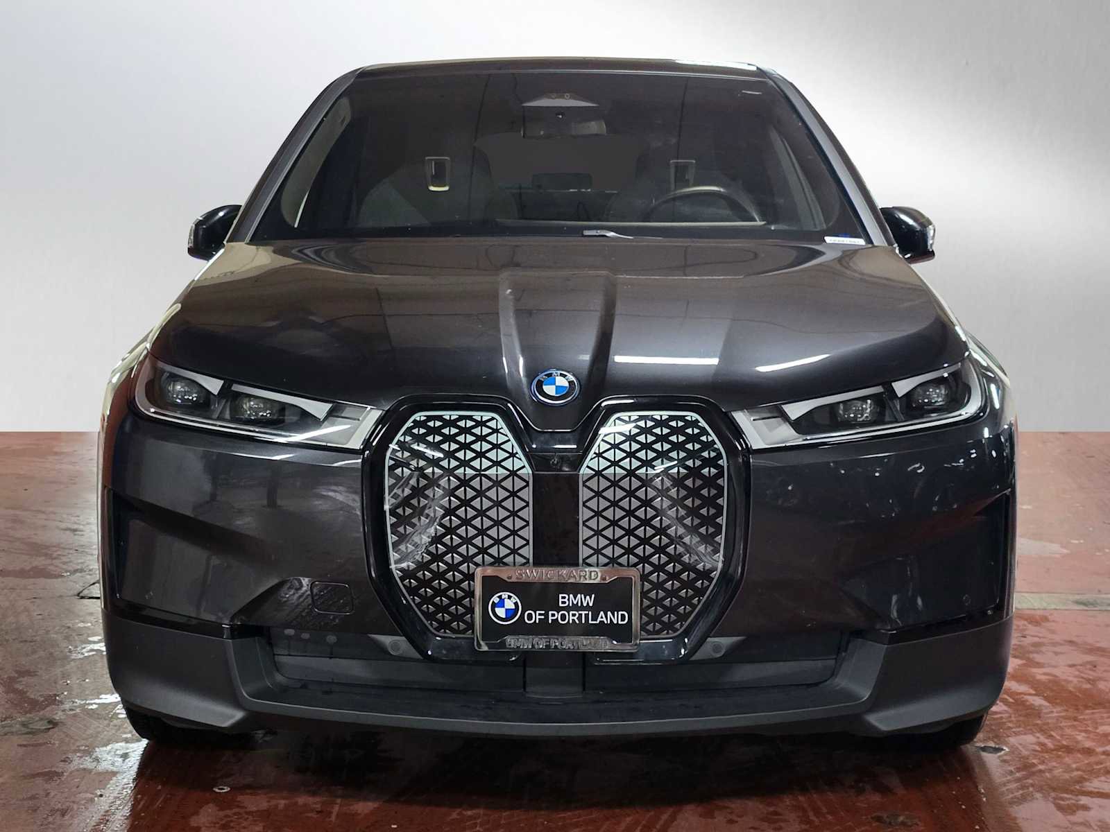 Used 2022 BMW iX xDrive50 w/ Convenience Package image 8