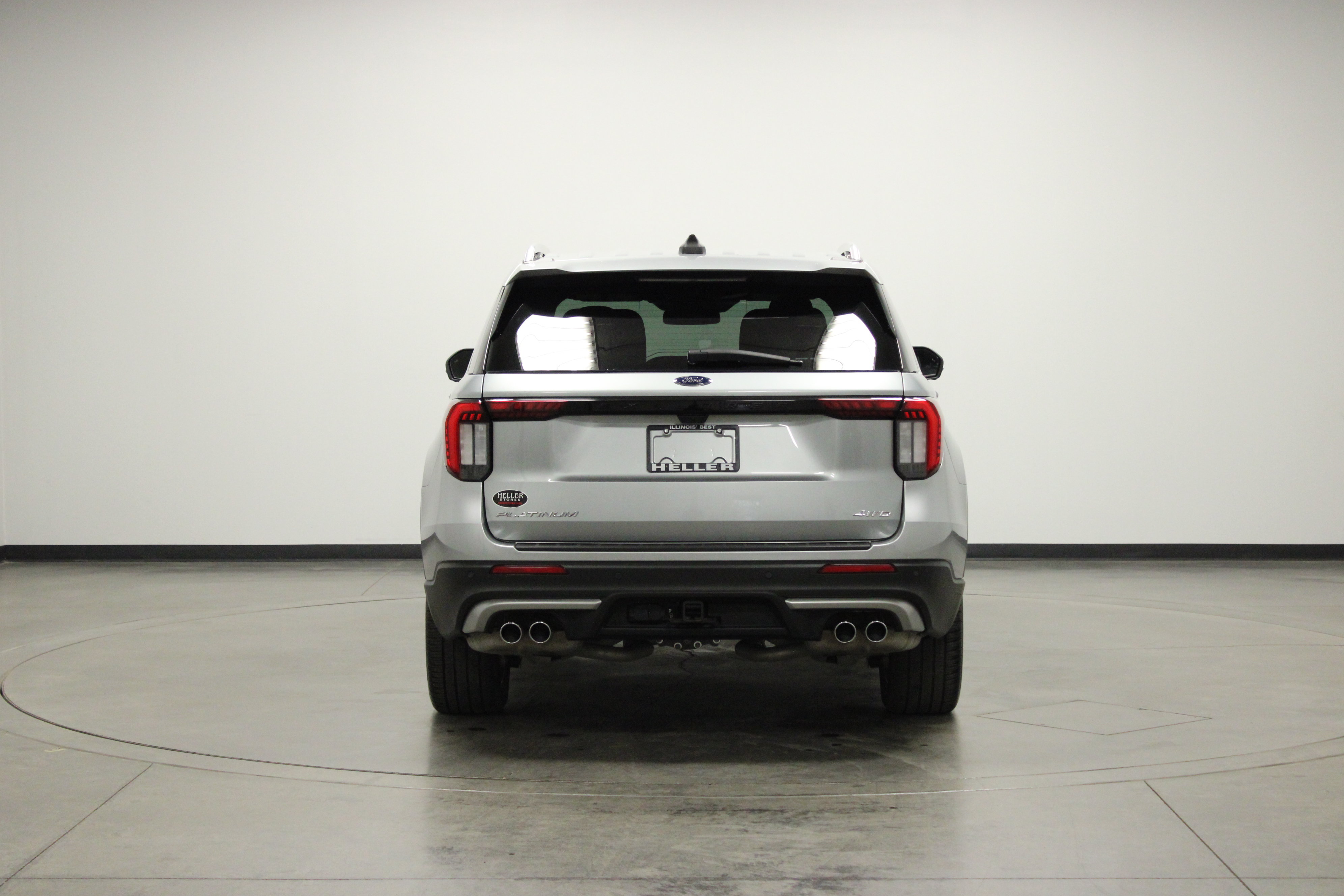 Used 2025 Ford Explorer Platinum w/ Ultimate Package AWD/4WD image 7