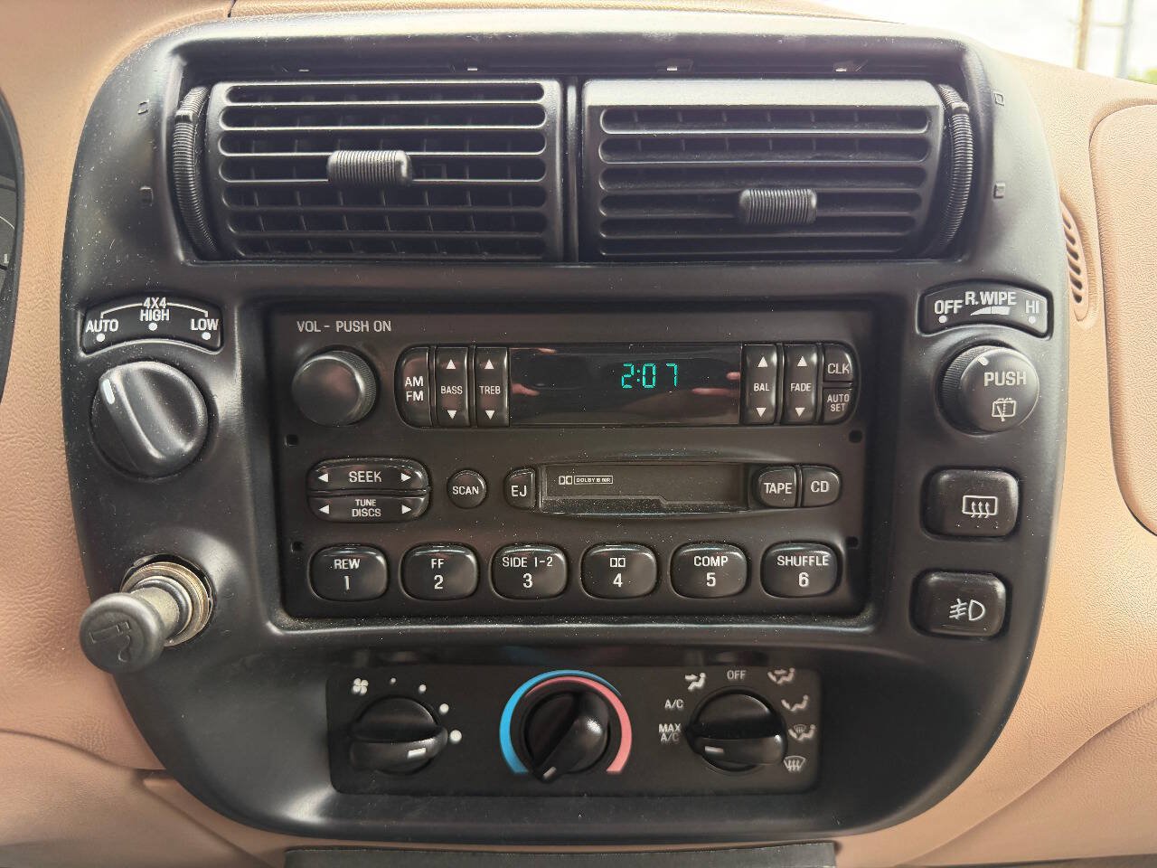 Used 1997 Ford Explorer XLT AWD/4WD image 17