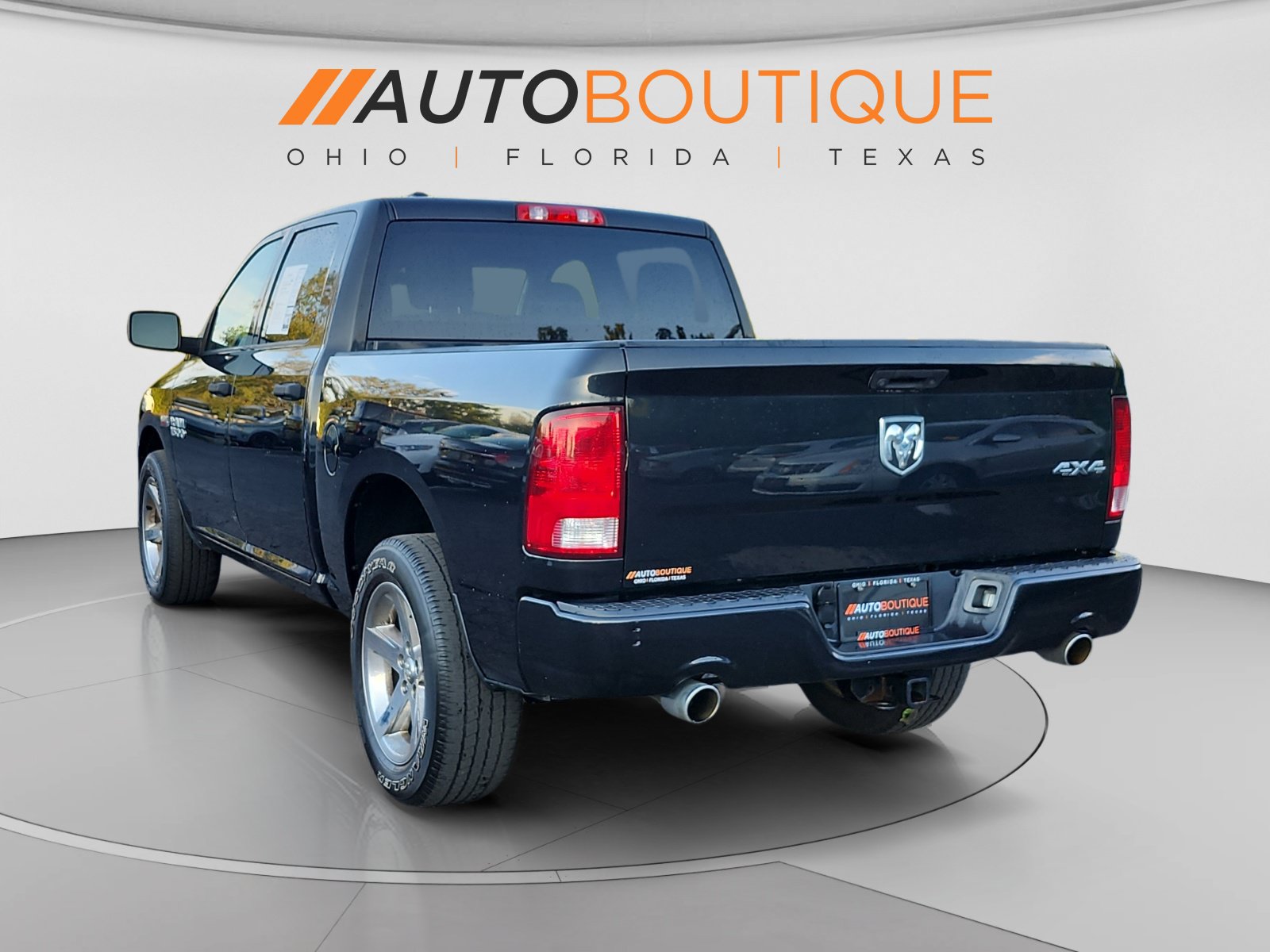 Used 2017 RAM 1500 Express AWD/4WD image 3