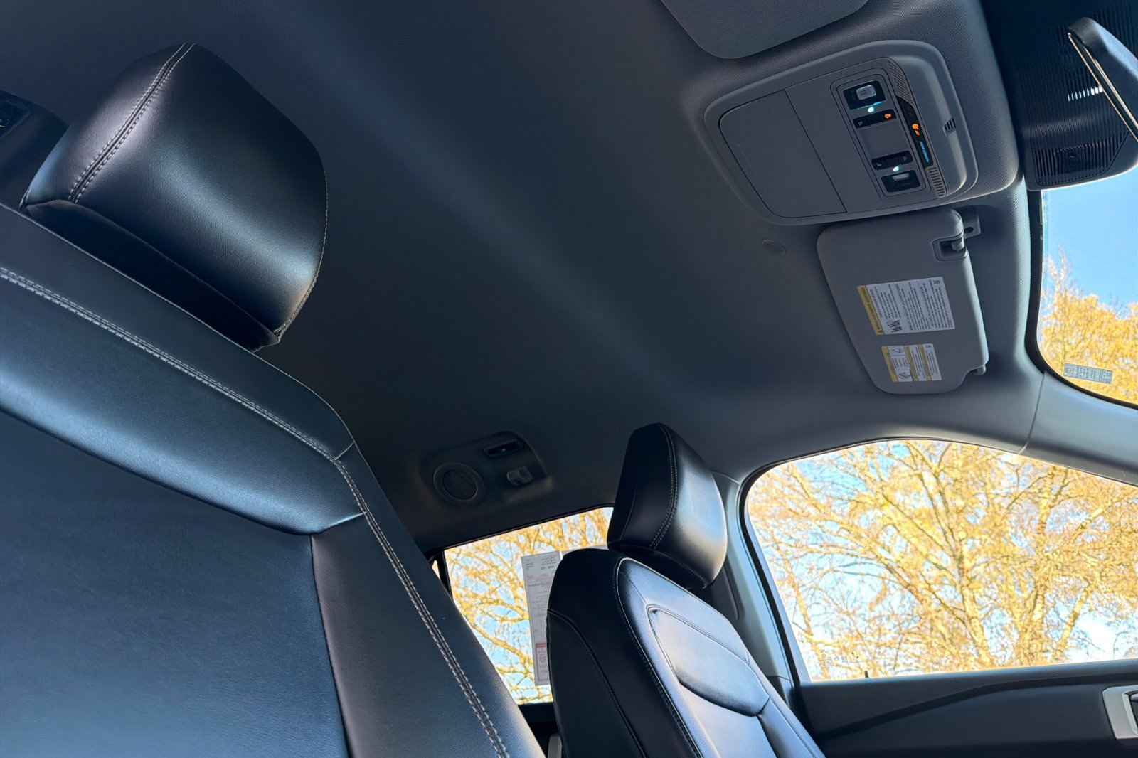 Used 2024 Ford Explorer XLT w/ Equipment Group 202A image 18