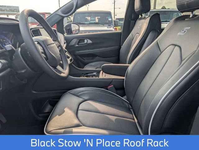 New 2027 Chrysler Pacifica Limited w/ S Appearance Package FWD image 16