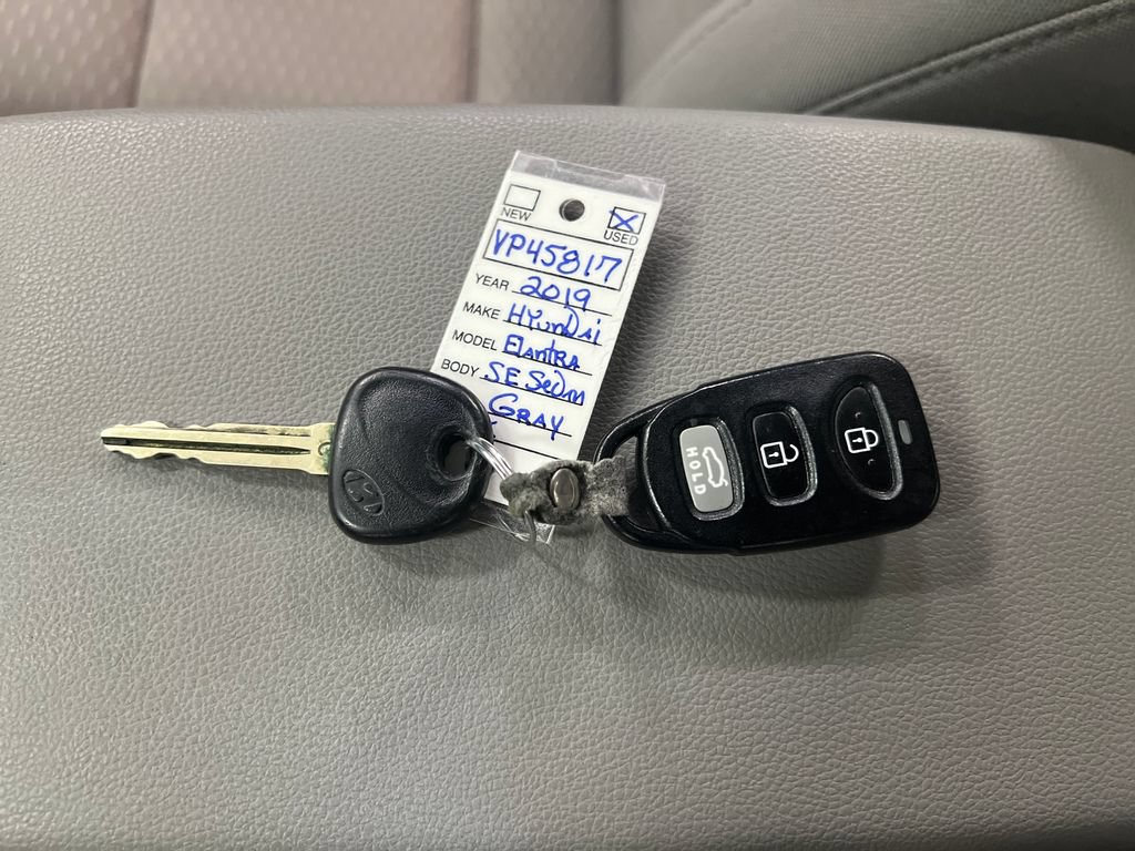 Used 2019 Hyundai Elantra SE FWD image 31