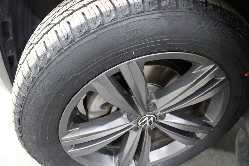 Used 2020 Volkswagen Atlas Cross Sport SE w/ Towing Package image 36