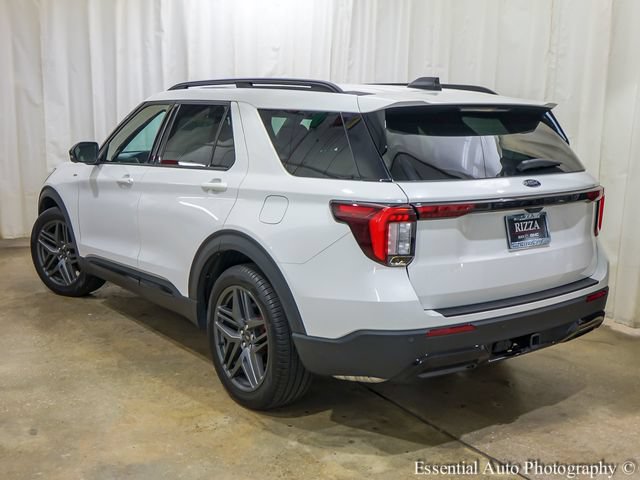 Used 2025 Ford Explorer ST-Line w/ Premium Package RWD image 9