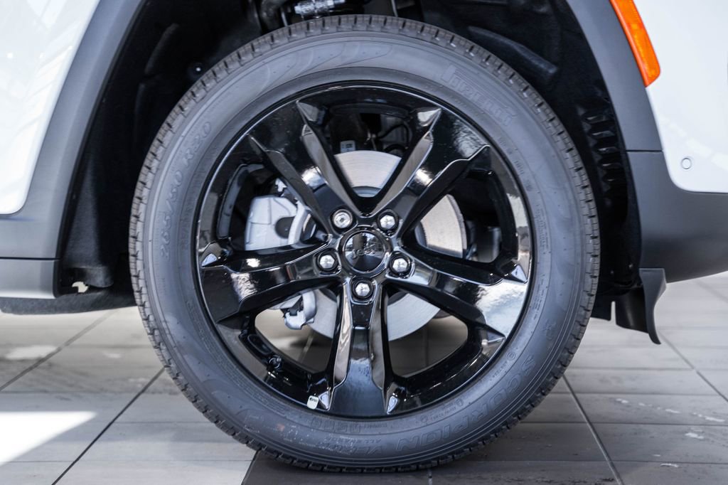 New 2025 Jeep Grand Cherokee Limited w/ Luxury Tech Group II image 18