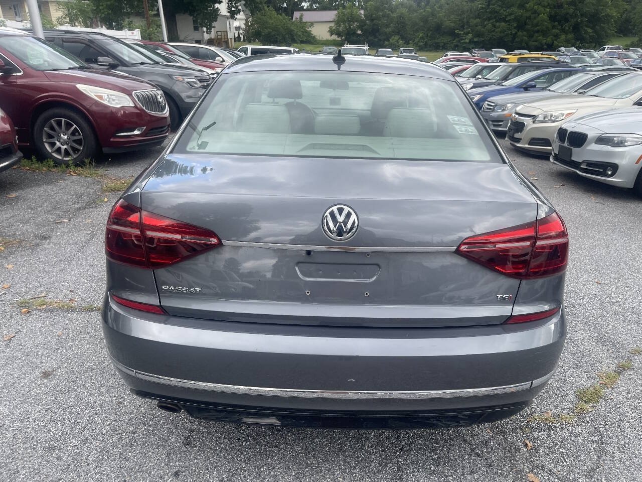 Used 2017 Volkswagen Passat 1.8T R-Line FWD image 6